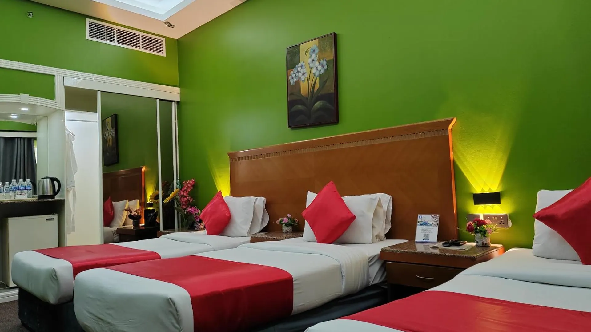 Le Paradise Palace Hotel Dubai 3*,